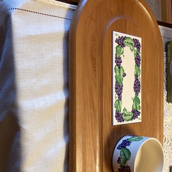 Cornwall’s Wooden Charcuterie Board with Dip Bowl - Picture 14 of 15